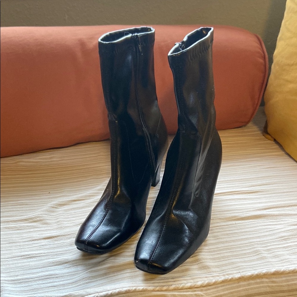 AEROSOLES Black Heeled Ankle Boots with Block Heel